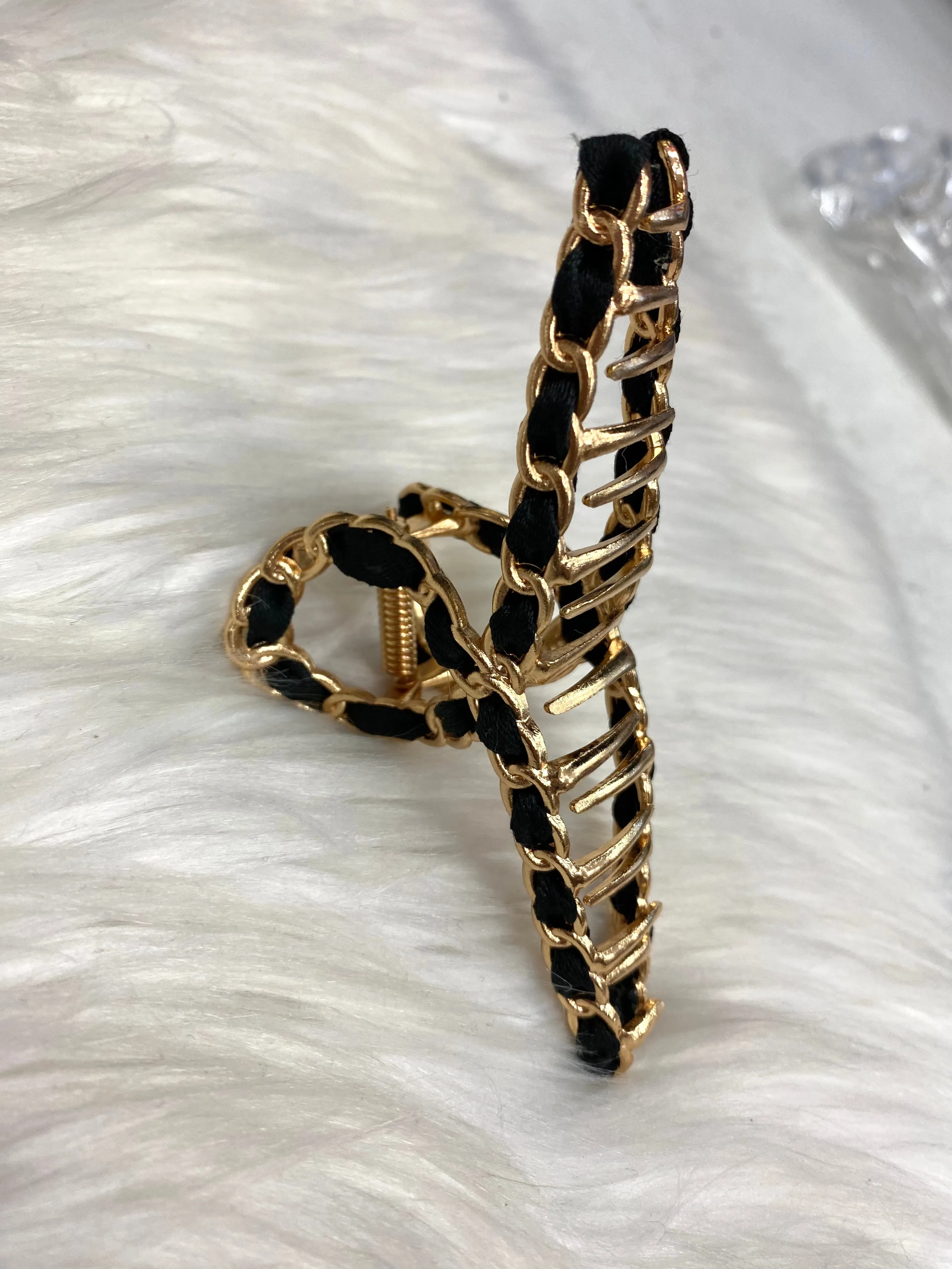 Black Claw clip